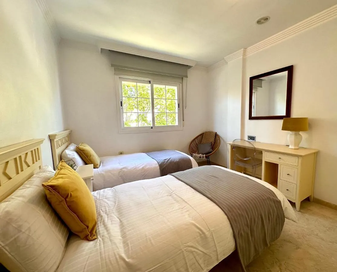 Appartamento Moderno Apartamento Con Preciosas Vistas Al Mar En Urbanizacion Con Piscina - Rio Real 11 2G Marbella