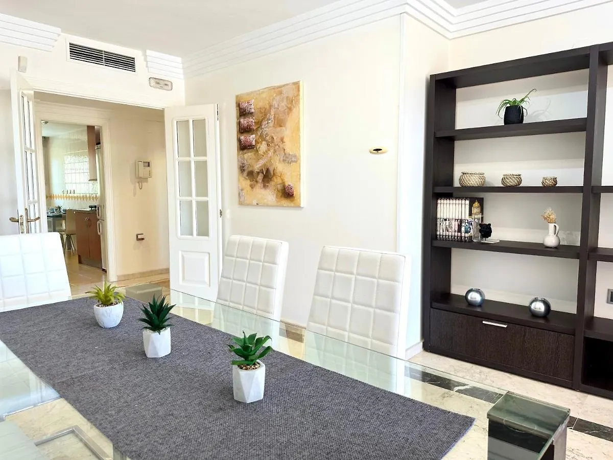 Moderno Apartamento Con Preciosas Vistas Al Mar En Urbanizacion Con Piscina - Rio Real 11 2G Marbella 0*,  Spain