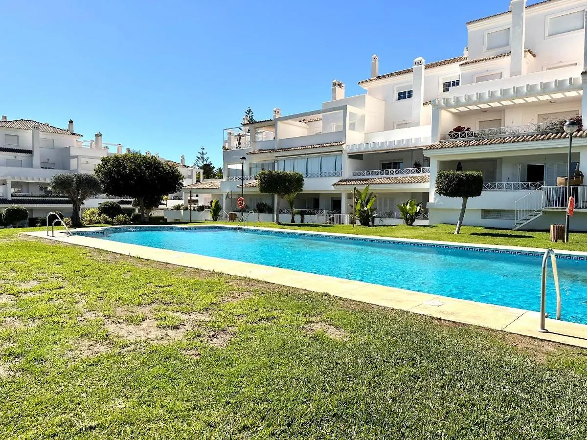 Moderno Apartamento Con Preciosas Vistas Al Mar En Urbanizacion Con Piscina - Rio Real 11 2G Marbella Apartment